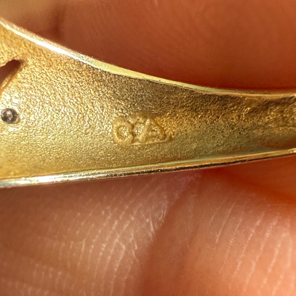 10k Gold Ring - Picture 8 of 11